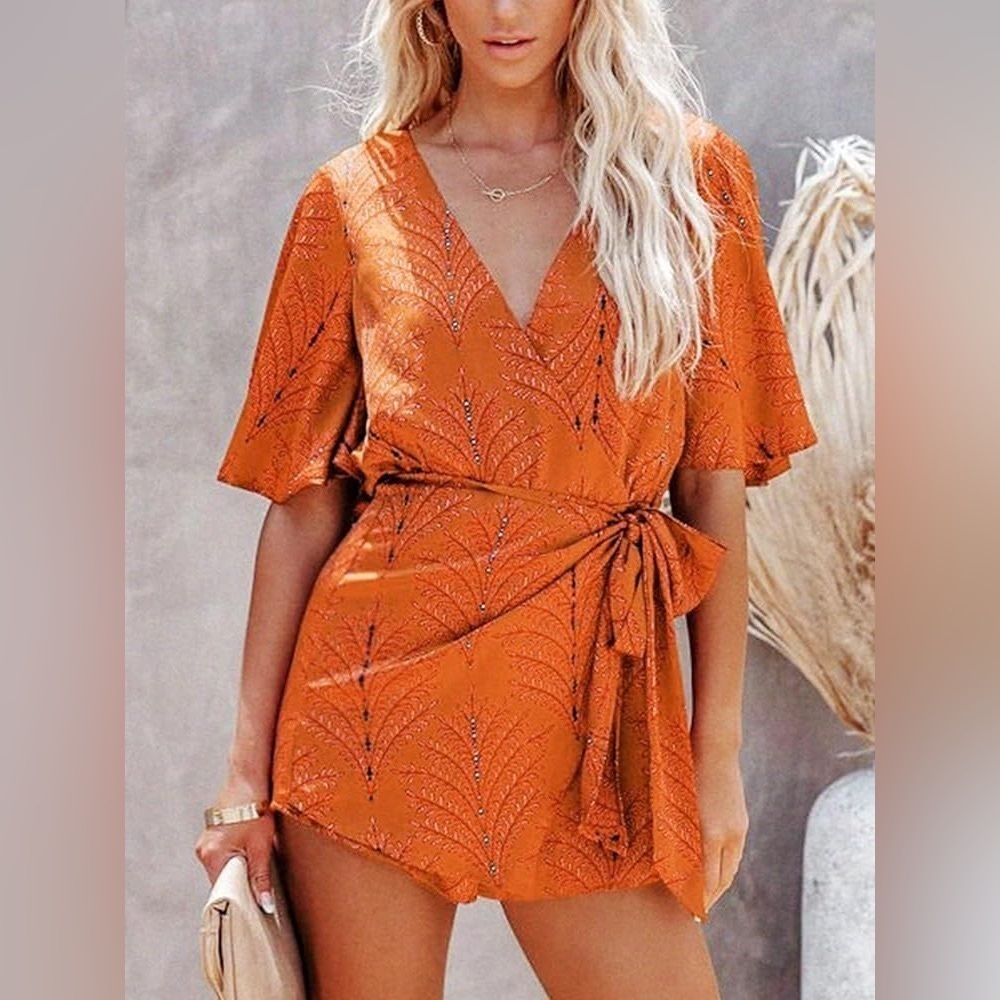 NWT, CUPSHE V-Neck, Open-BACK, Waisted Romper w/Skort, Adorable, Size Medium